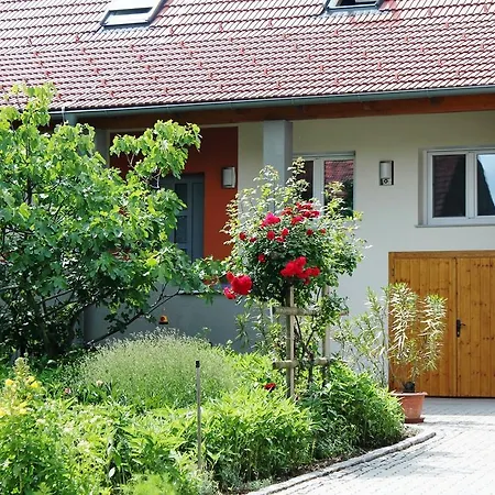 Ferienhof Weingut Lunzer Gols Exterior photo