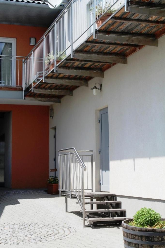 Weingut Lunzer Apartment Gols