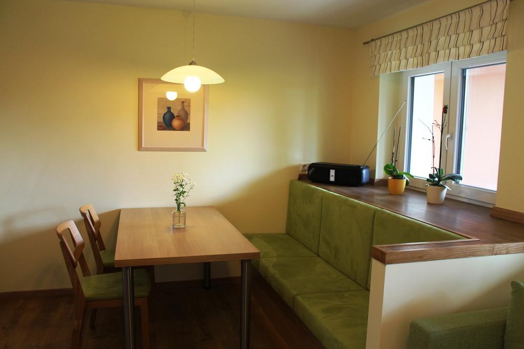 Weingut Lunzer Apartment Gols